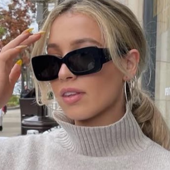 Burberry Sunglasses, New 250 - Picture 1 of 8